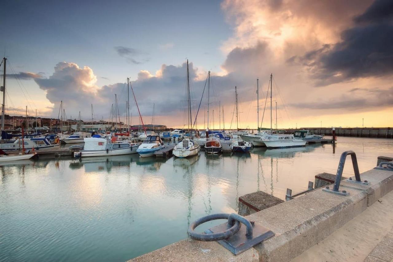 Arden Villa, Sleeps 8, Moments From The Golden Sandy Beach Of Ryde Ryde  Εξωτερικό φωτογραφία