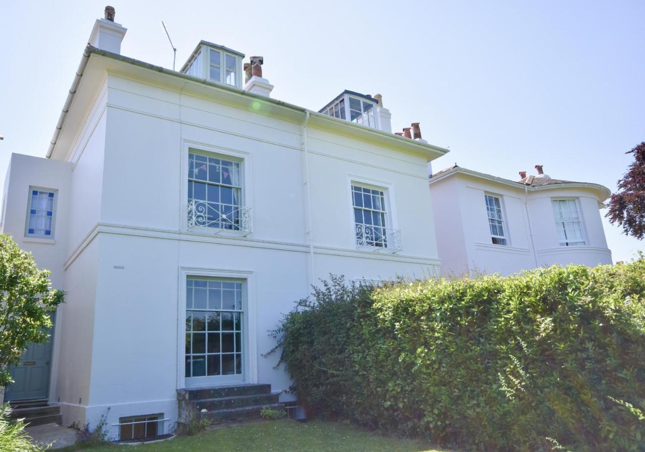 Arden Villa, Sleeps 8, Moments From The Golden Sandy Beach Of Ryde Ryde  Εξωτερικό φωτογραφία